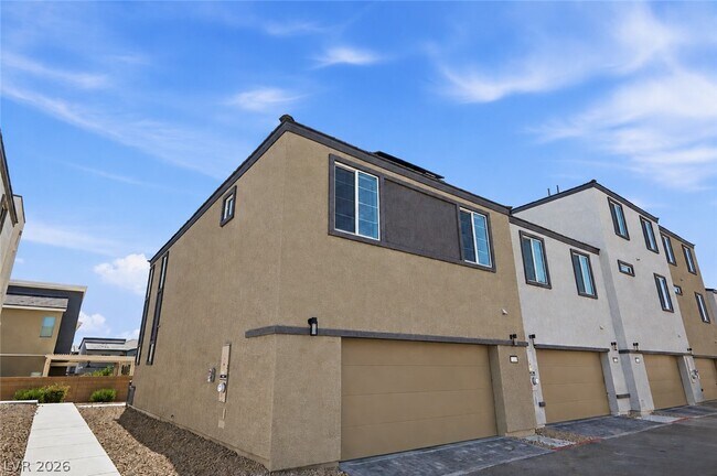 Building Photo - 6126 Garden Oasis St