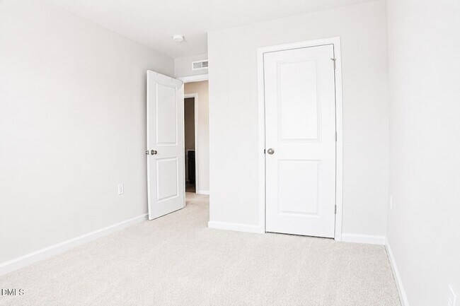 Building Photo - 225 Peebles Dr