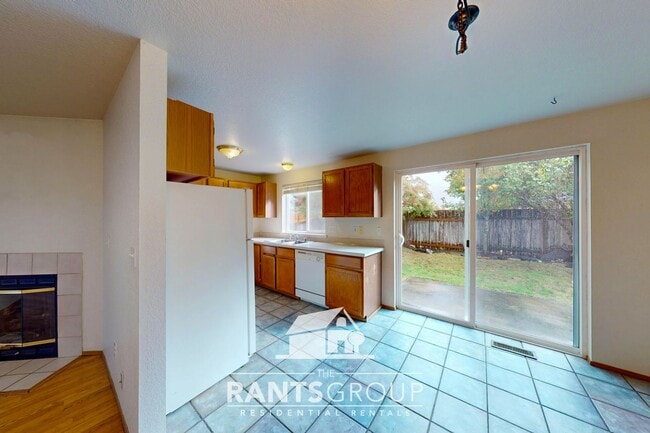 Building Photo - 3-Bedroom, 2-Bath Gem in Walkable Lacey Ne...