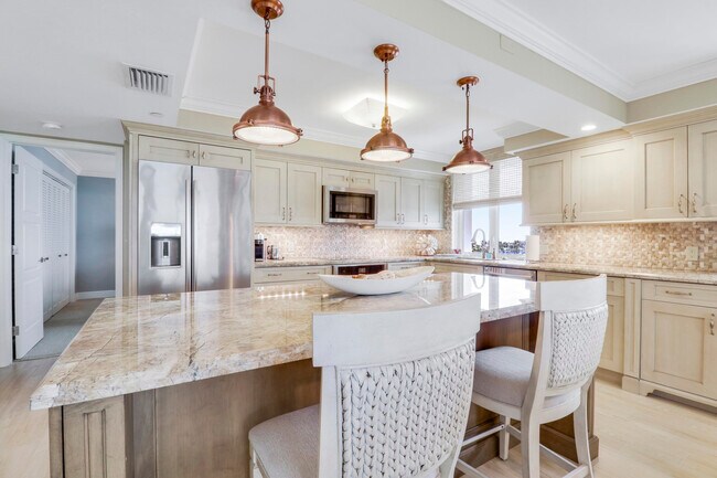 Building Photo - 375 S Beach Rd