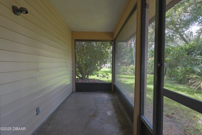 Building Photo - 6175 Sequoia Dr