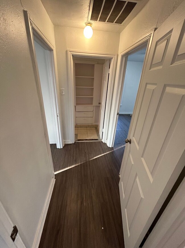 Building Photo - Upgrade your living arrangements