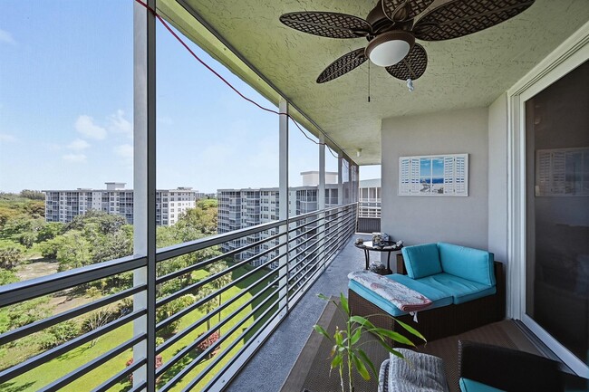 Building Photo - 4015 W Palm Aire Dr
