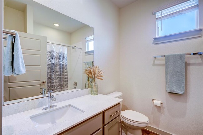 Building Photo - 4613 Tully Dr