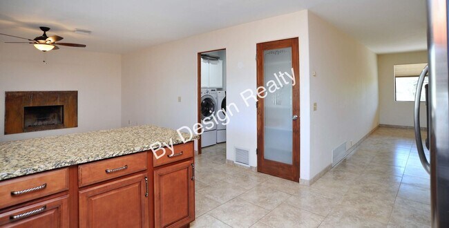 Building Photo - Remodeled Foothills Clusters 3 Bed 2 Bath