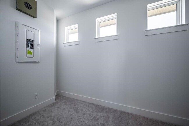 Building Photo - 244 Summer Sunrise Dr