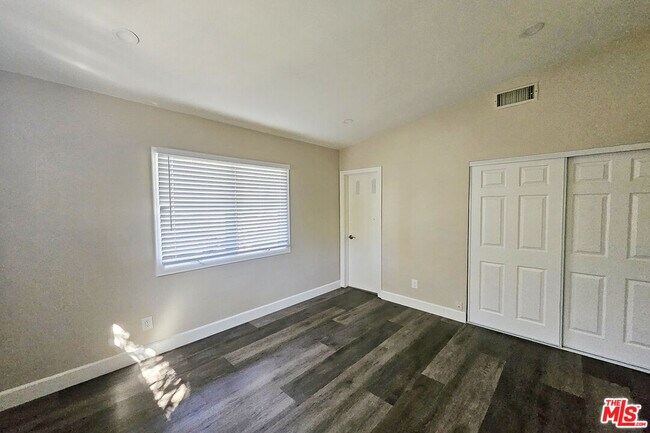 Building Photo - 23526 Dolorosa St