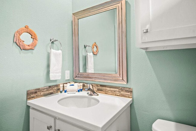 Building Photo - 2727 Eleventh Street-SI ID1023166P