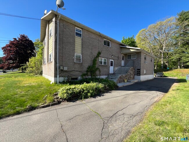 Building Photo - 322 Emmett St