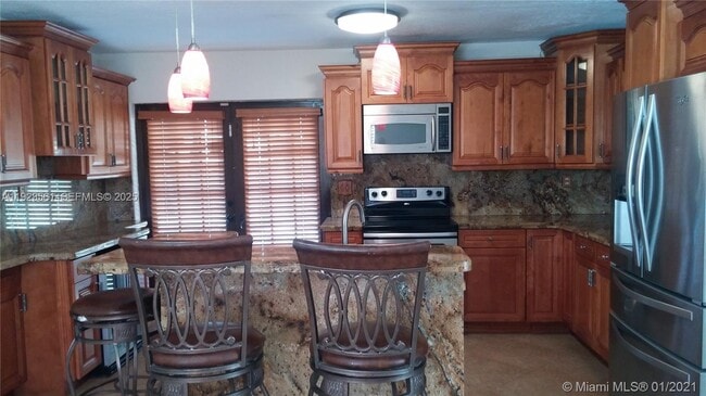 Building Photo - 17050 NW 81st Ave