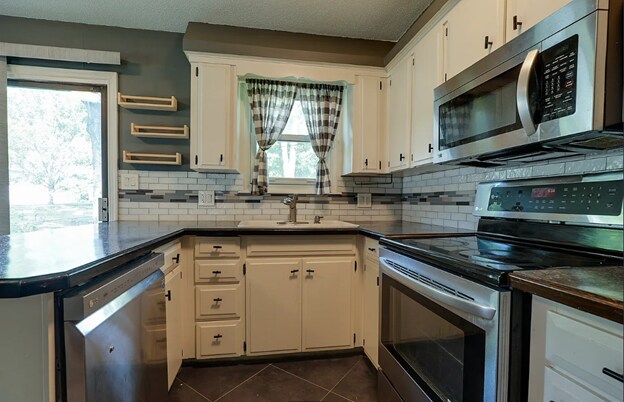 Building Photo - 3909 S Marshall Dr