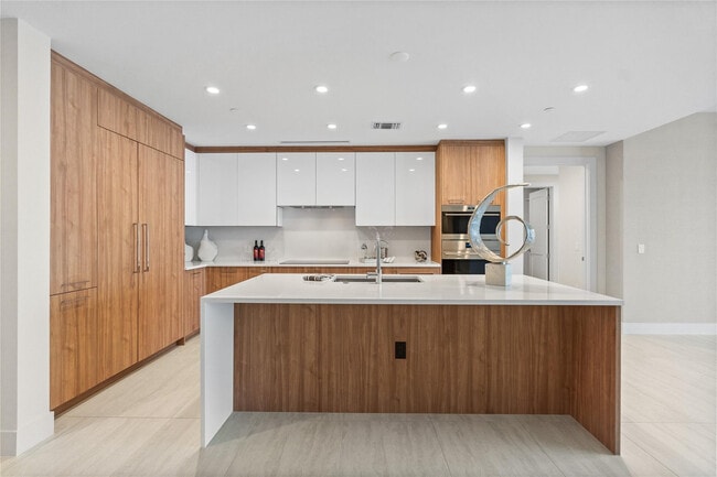 Building Photo - 153 N Seabreeze Blvd