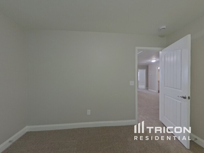 Building Photo - 1814 Woods Ln