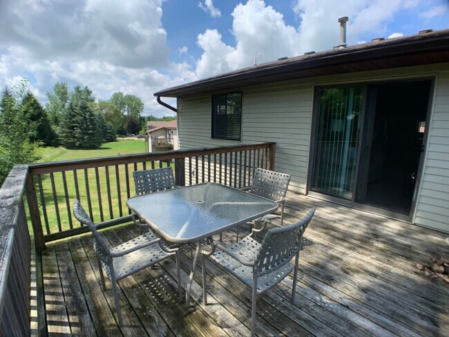 Building Photo - 6542 Bella Vista Dr NE