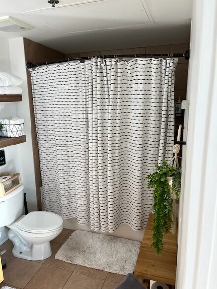 Building Photo - 1550 S Blue Island Ave