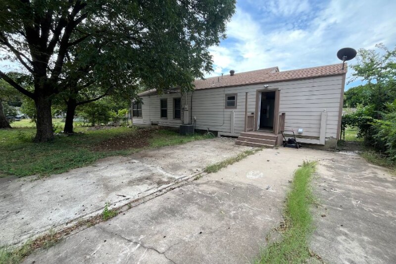Building Photo - 4340 Alamo Ave