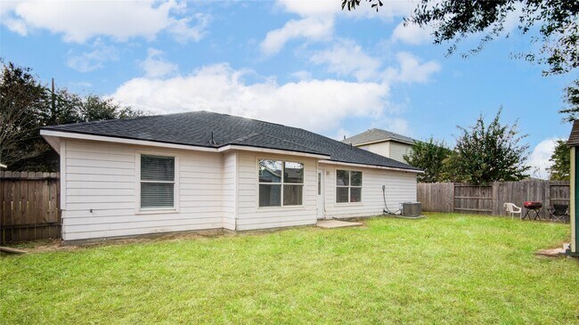 Building Photo - 16145 Sun View Ln