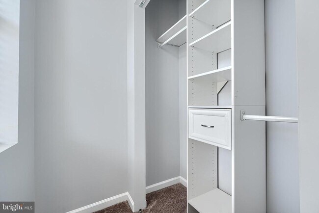 Building Photo - 1650 S Charles St