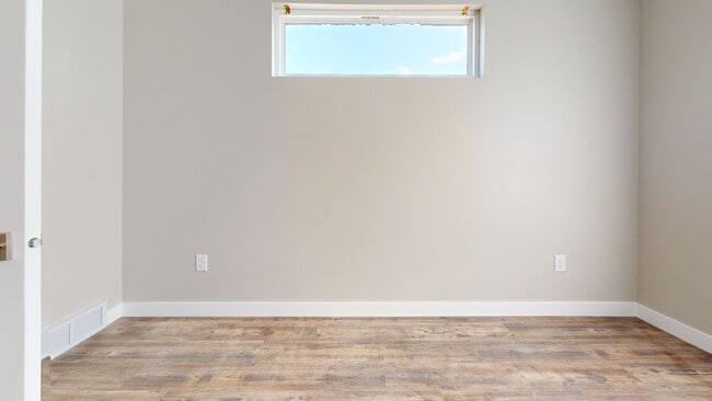 Building Photo - 207 Short St