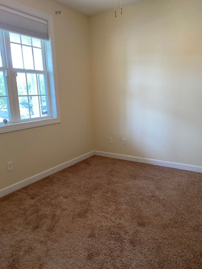 Building Photo - Carleton Town Homes