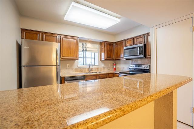 Building Photo - 15221 Berry Trail