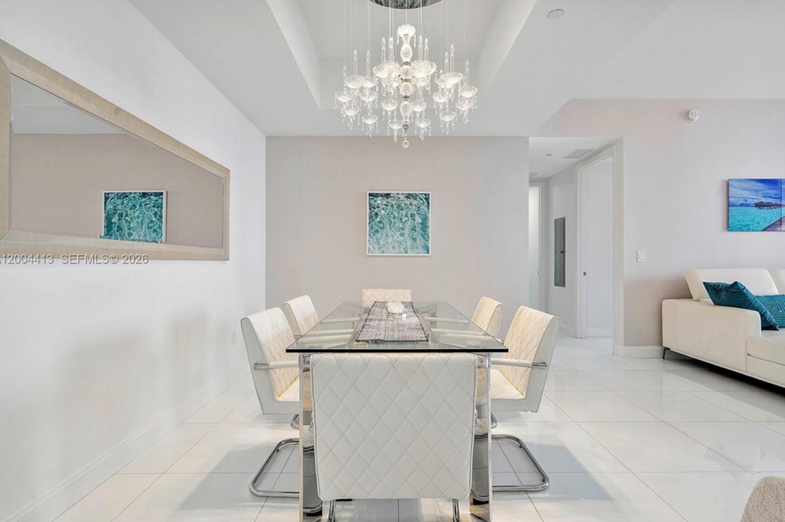 Building Photo - 15811 Collins Ave