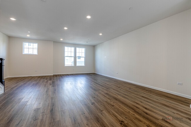 Building Photo - 157 Yorktown Ct
