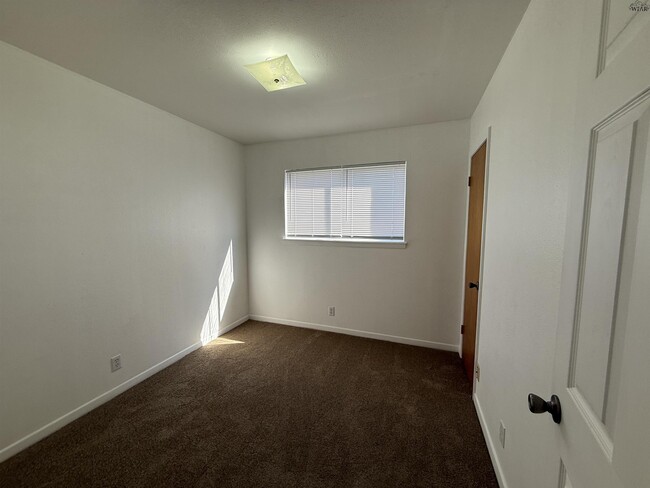 Building Photo - 5016 Rock Point St