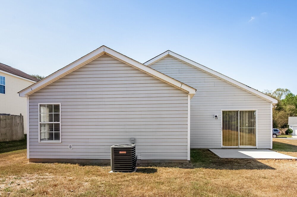 Building Photo - 2896 Rockingham Ct SW