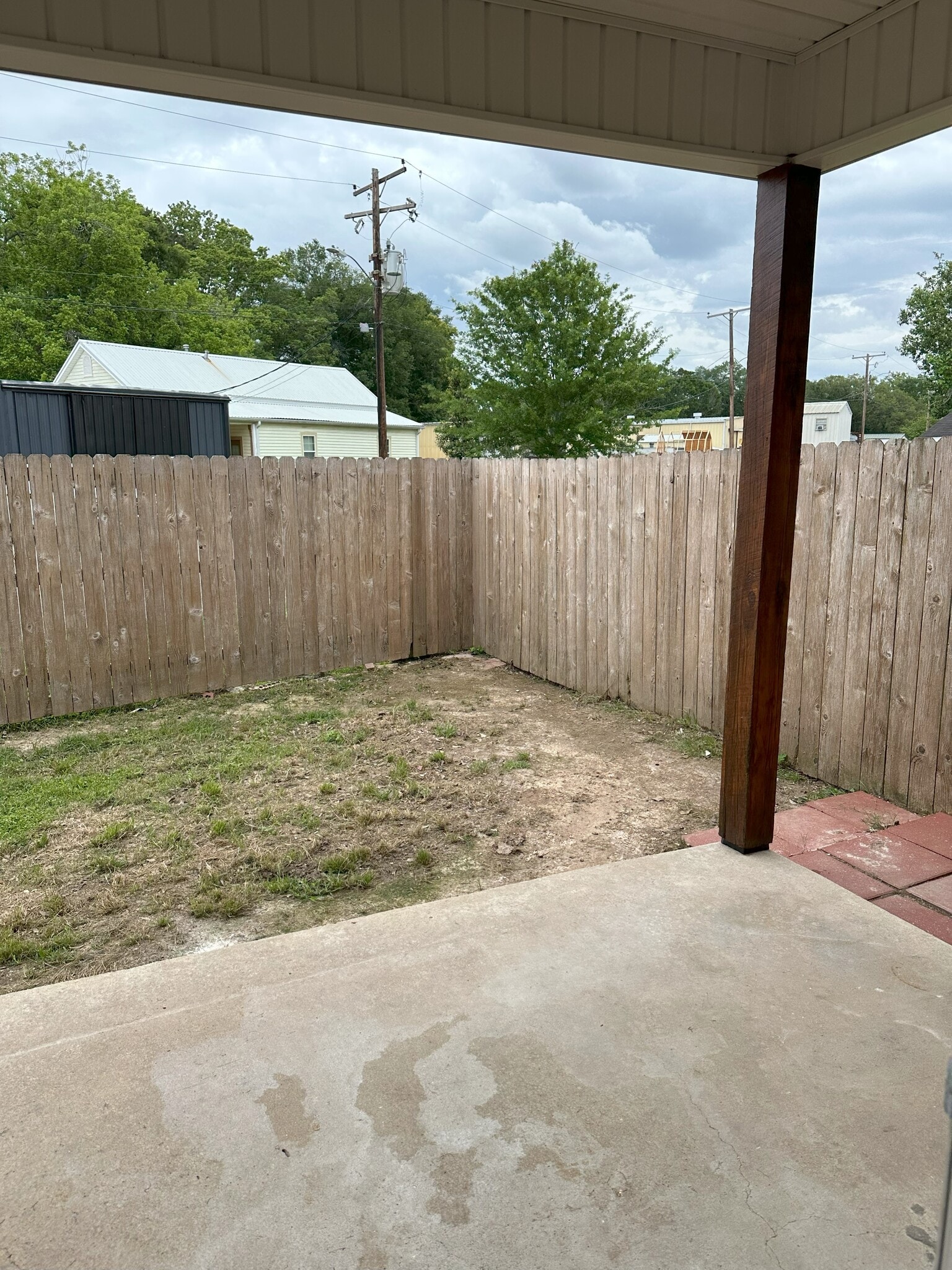 Building Photo - 111 Village Square Dr