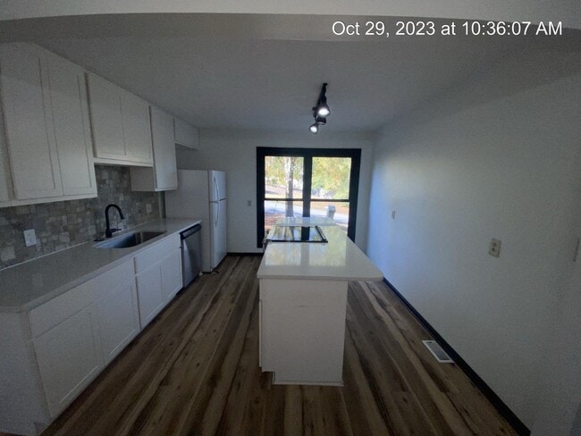 Building Photo - 5646 Blythewood Ln