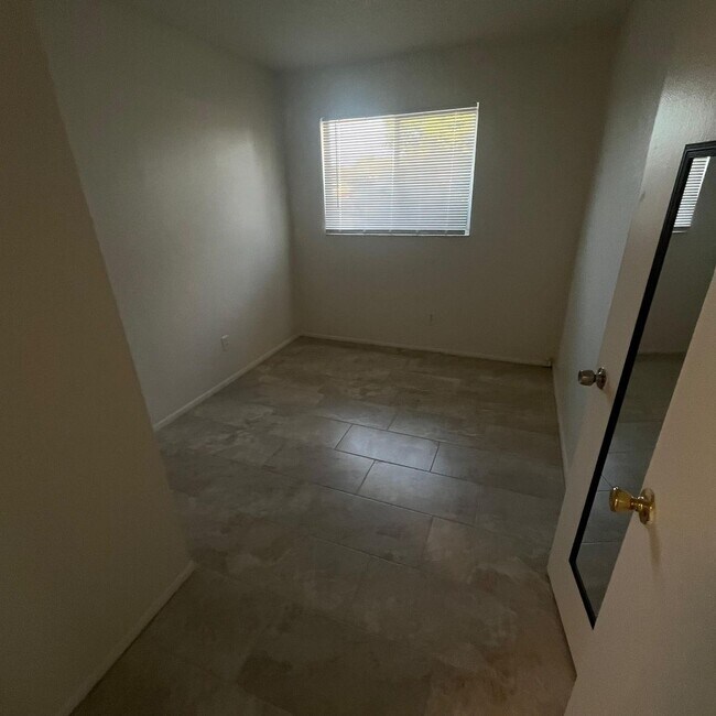 Building Photo - 3708 Estelle Ave