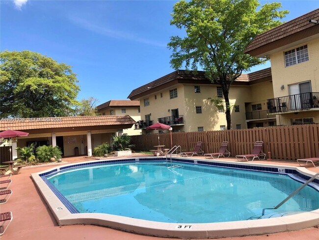 Building Photo - 8500 SW 109th Ave