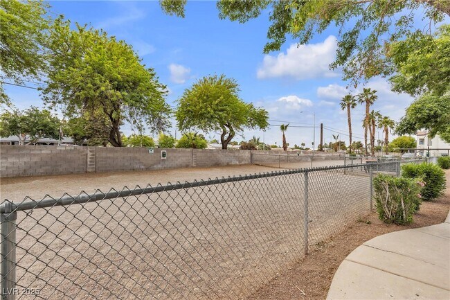 Building Photo - 3318 N Decatur Blvd