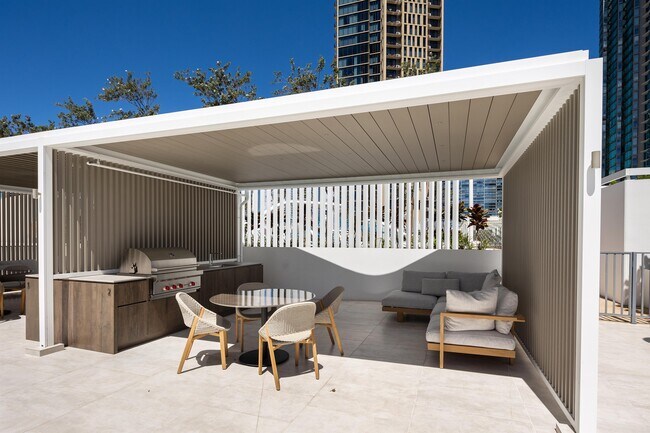 Building Photo - 1000 Auahi St