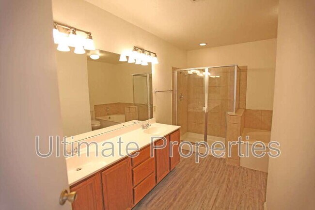 Building Photo - 6853 N 78th Ave