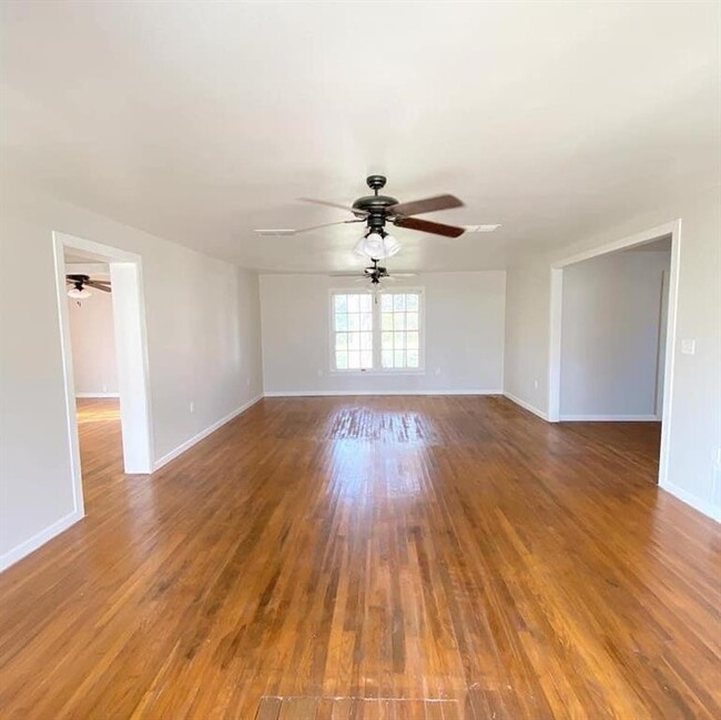Building Photo - 1301 West Frey-