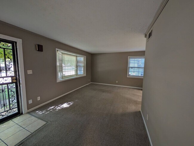 Building Photo - 5373 Pickford Dr