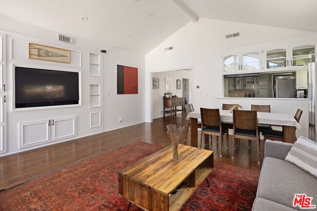 Building Photo - 1089 Palms Blvd