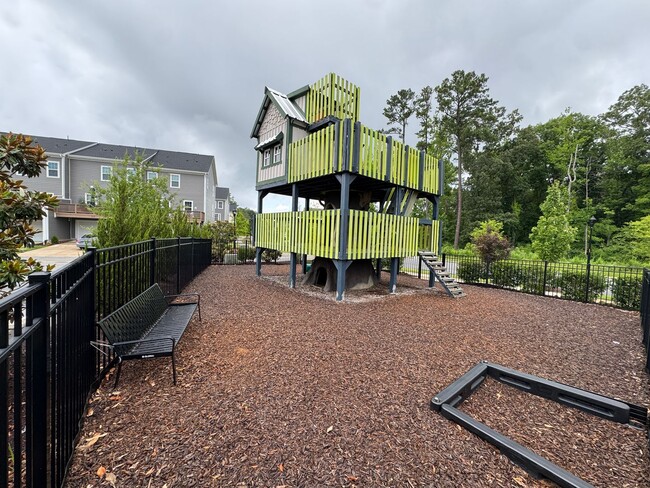 Building Photo - Lovely Colvard Farms Townhouse