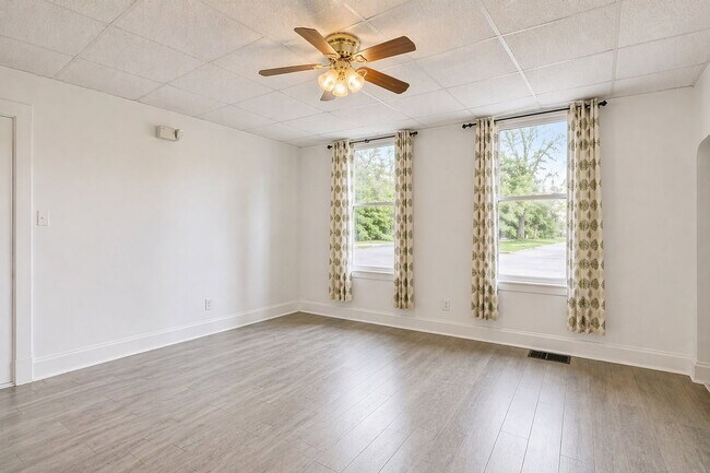 Building Photo - 2954 Central Pkwy