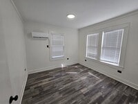 Building Photo - 2920 Sherwood St