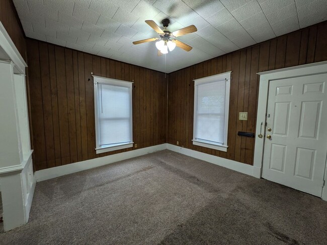 Building Photo - 1819 10th St