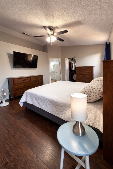 Building Photo - 20778 NW 1st Ct