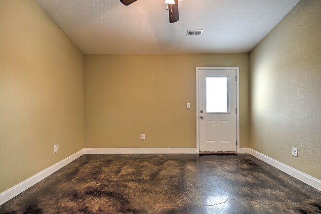 Building Photo - 40 Sutter Pl