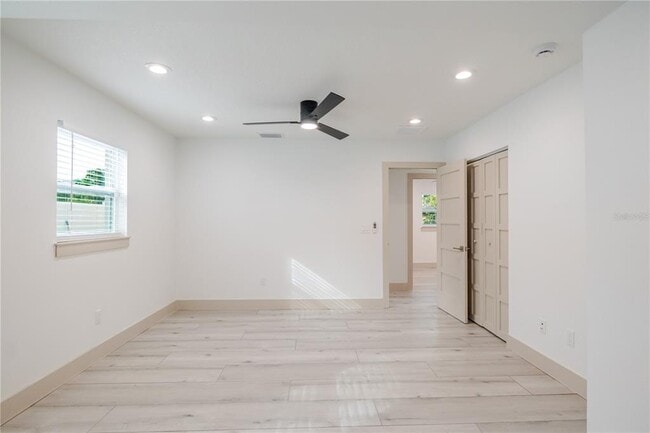 Building Photo - 4712 W Bay Ave