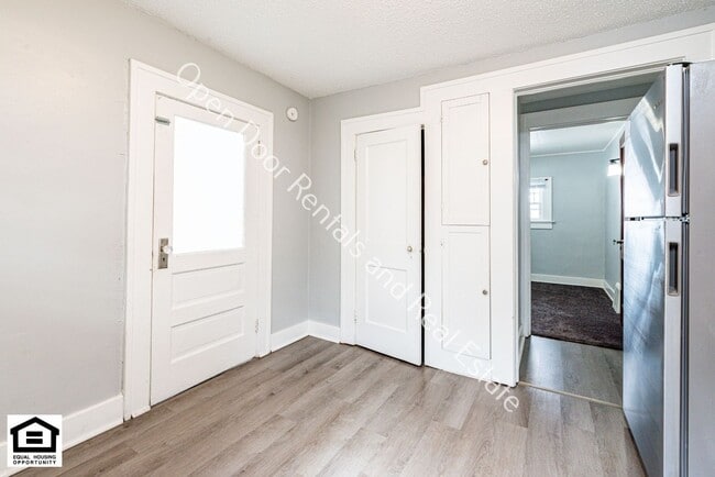 Building Photo - 2005 Bayer Ave