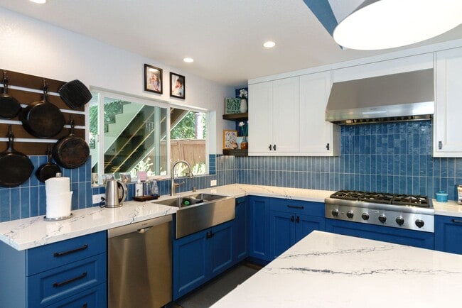 Building Photo - 4 Bedroom Home with Attached ADU in Scripps Ranch