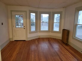 Building Photo - 729 Catherine St