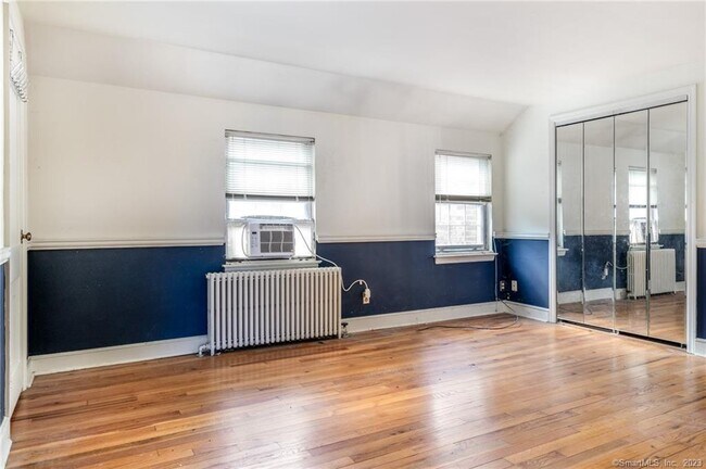 Building Photo - 16 4th St